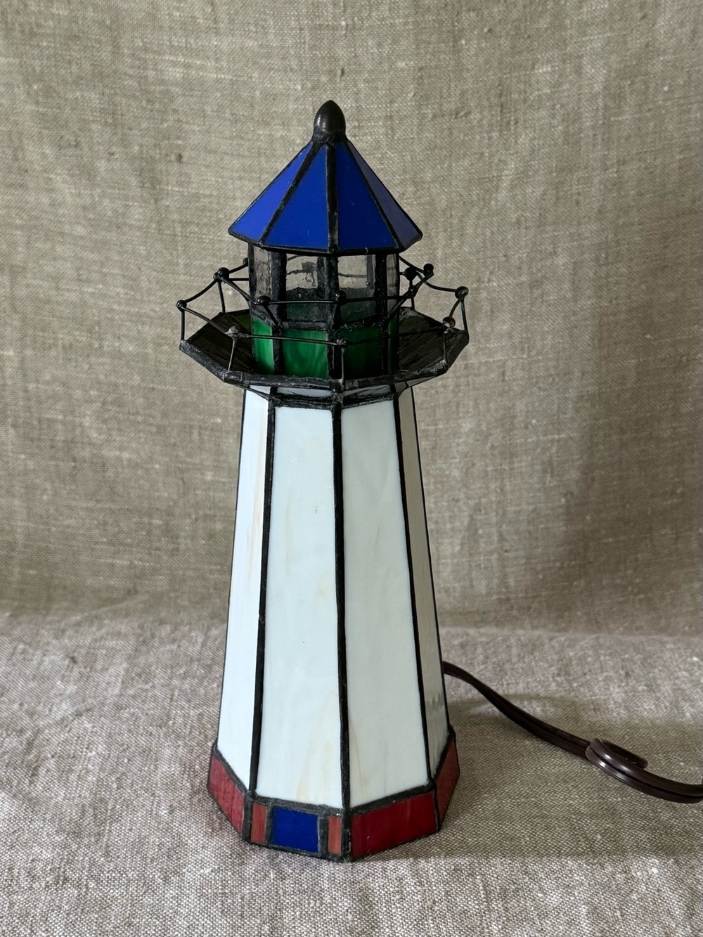 vintage stained glass lighthouse lamp - Picture 3 of 14